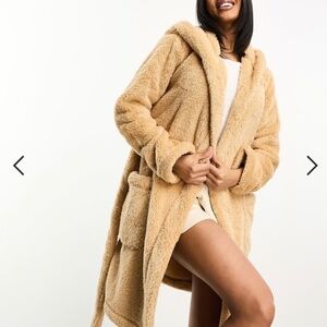 NWT - UGG - Robe - Tan - Size S